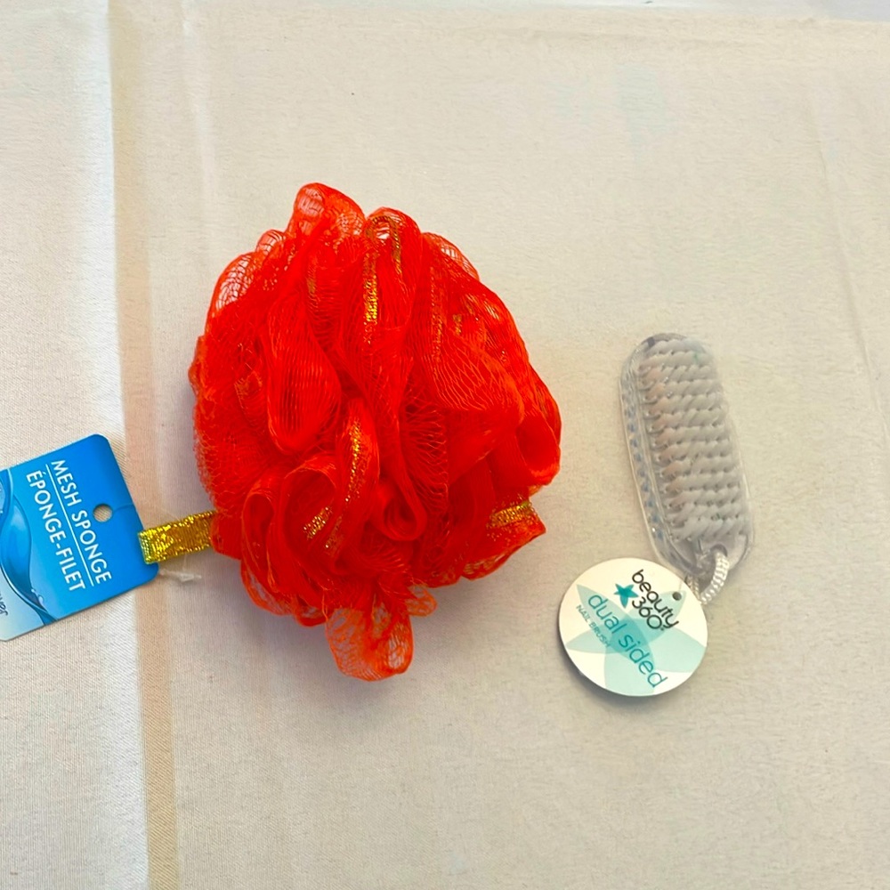 Mesh Sponge & Nail Brush.